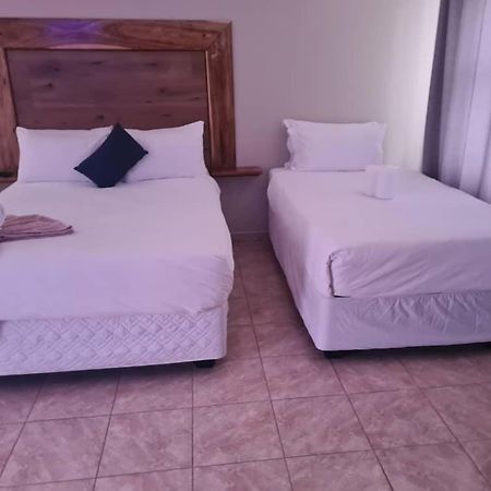 The Botanical Gardens Hotel Rundu Luaran gambar